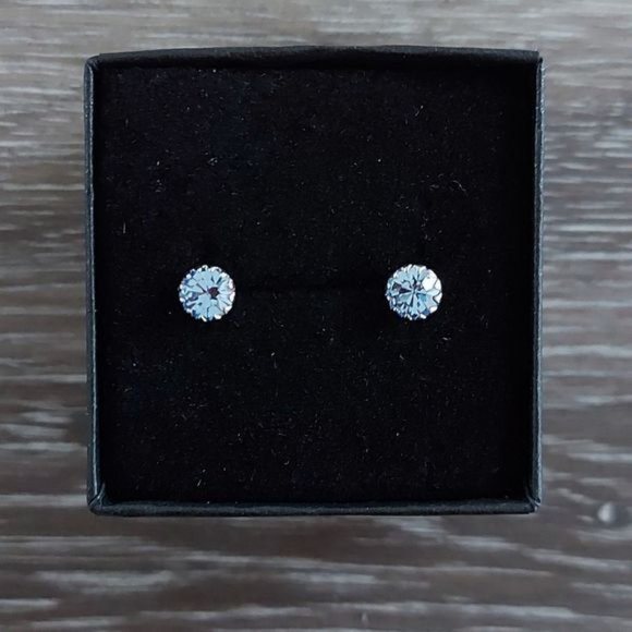 Platinum?Plated 925 Silver March Birthstone CZ Stud Earrings - Picture 1 of 7